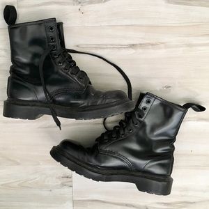 Dr. Martens 1460 Mono